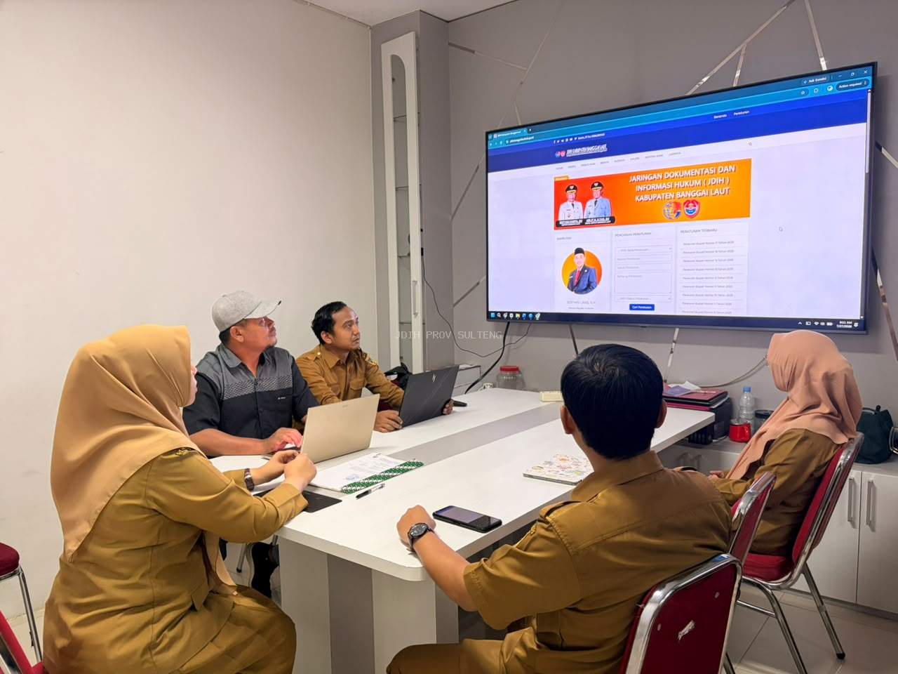 Optimasi dan Maintenance JDIH Banggai Laut, Biro Hukum Setda Provinsi Sulawesi Tengah Berikan Pendampingan Teknis